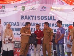 Bupati Reynaldy Putra Serahkan Bantuan Rp1,4 Miliar untuk 724 Warga Rentan di Subang