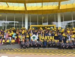 HUT Ke-48, AMPI Bagikan Ratusan Paket Sembako ke Masyarakat Sekitar DPP Partai Golkar