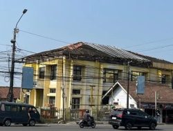 Patungan Demi Rumah Bersama, Kader Partai Golkar Pandeglang Rehabilitasi Gedung DPD Secara Swadaya