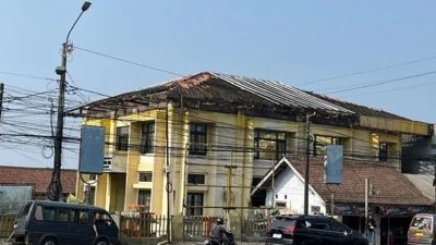 Patungan Demi Rumah Bersama, Kader Partai Golkar Pandeglang Rehabilitasi Gedung DPD Secara Swadaya
