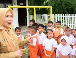 Wagub Gorontalo Idah Syahidah Ajak Para Ayah Antar Anak di Hari Pertama Sekolah