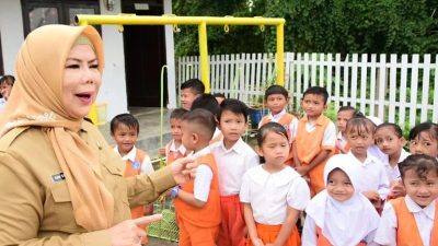Wagub Gorontalo Idah Syahidah Ajak Para Ayah Antar Anak di Hari Pertama Sekolah