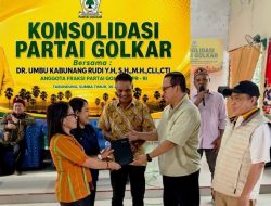 Respon Cepat Aspirasi Warga, Umbu Rudi Kabunang Serahkan Genset untuk Puskesmas Malahar