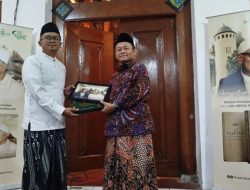 Bedah Penyirep Gemuruh, Sarmuji Soroti Keteladanan Mbah Wahab Redam Konflik
