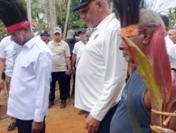 Disambut Tarian Nggat Shi, Gubernur Papua Selatan Apolo Safanpo Tegaskan Komitmen Dengarkan Aspirasi Warga Pachas