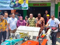 Firman Soebagyo Bagikan Alsintan ke Petani Rembang, Soroti Sulitnya BBM untuk Traktor
