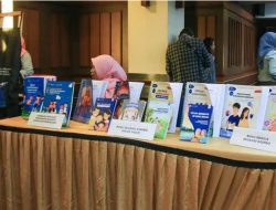 Mendukbangga Wihaji Luncurkan Buku Braille Kesehatan Reproduksi, Perluas Akses Edukasi bagi Disabilitas Netra