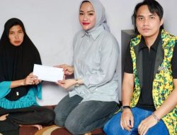 Kenang Pengorbanan Amang Nurdin, Partai Golkar Batola Bantu Keluarga Relawan Pemadam